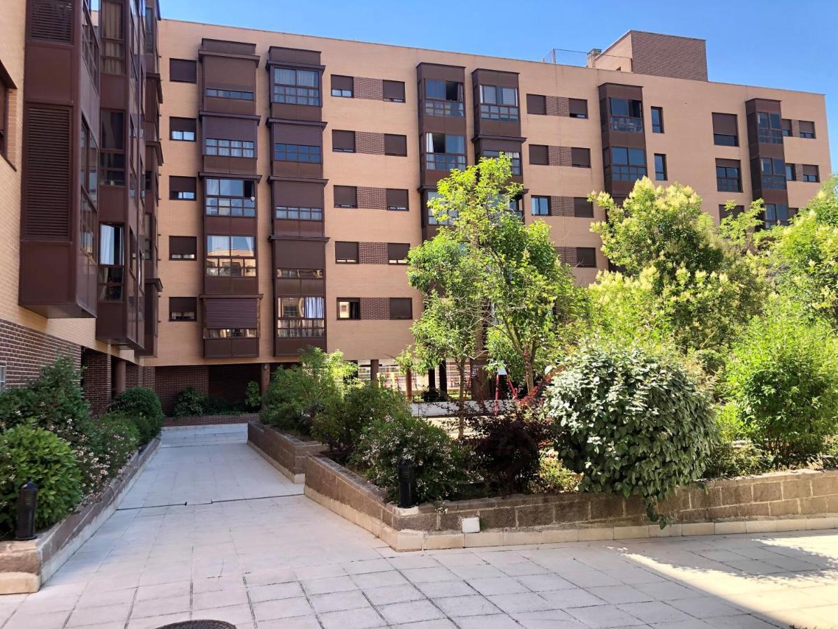 Apartamento Wanda Ifema Con Parking Y Piscina Madrid Dış mekan fotoğraf